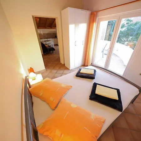 Apartment By The Sea Sukosan, Zadar - 23722