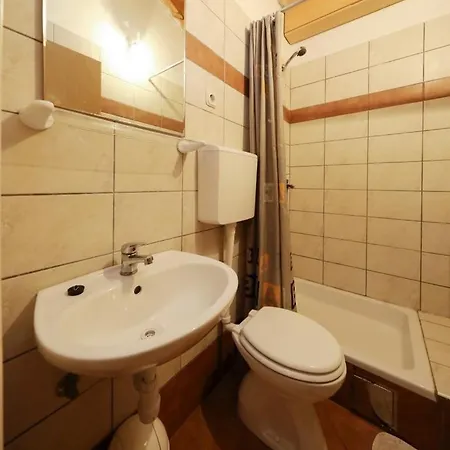Apartment By The Sea Sukosan, Zadar - 23722